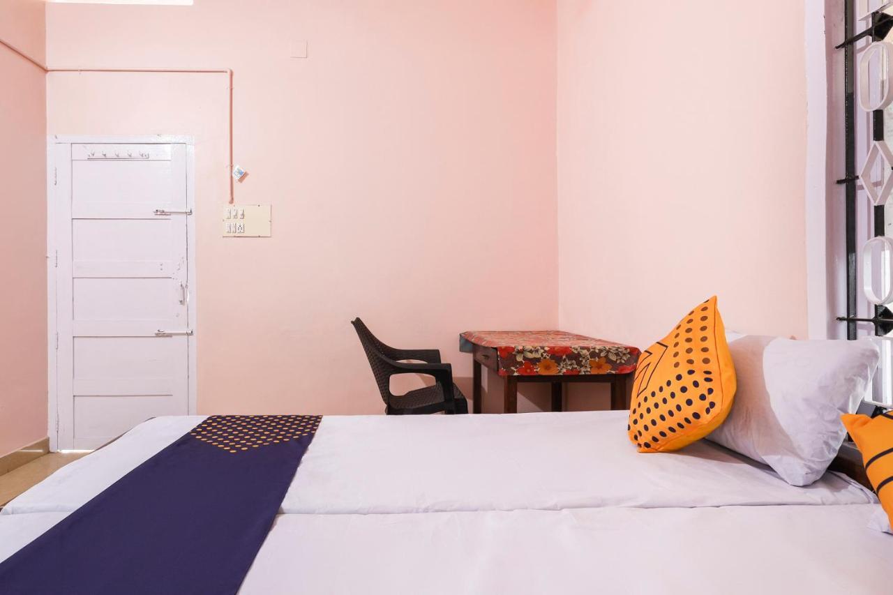 Vaccinated Staff- Spot On 68111 Jeena Motels Coulão Exterior foto